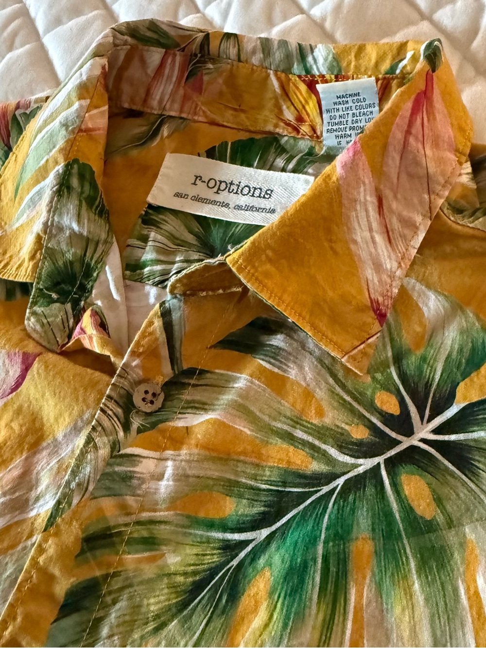 R-Options Men's Large Yellow Hawaiian Tropical Floral Short Sleeve Button Up